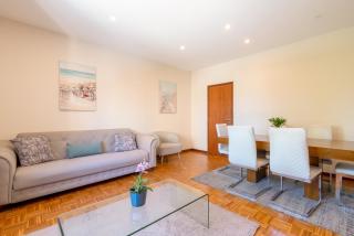 HostWise - Bright & Spacious Flat - Oporto - 0