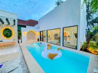 De Luna Villa with private heated pool - 3
