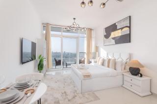 StayShort - Beautifully Furnished Studio with Skyline Views - 8