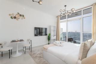StayShort - Beautifully Furnished Studio with Skyline Views - 3
