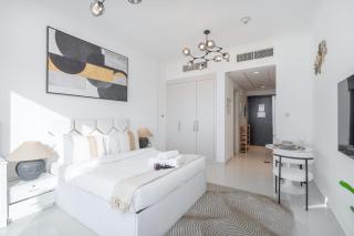 StayShort - Beautifully Furnished Studio with Skyline Views - 2