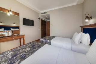 Aristocrat Hotel - 4