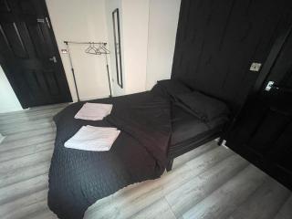 Double Room & Ensuite in Glenfield - 4