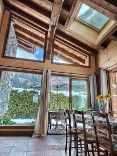 Chalet Spacieux à Chamonix pour 9 – Vue Panoramique Mont-Blanc, Jacuzzi, Jardin & Parking - Chamonix - 3