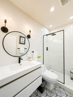 Cozy Studio Retreat with Shared Pool - MK4- MDR - Los Angeles - 5