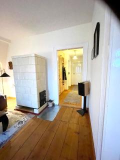 Stadtvilla Oscar 2 OG - Stilvoll sanierte Altbauwohnung in denkmalgeschützter Stadtvilla nahe Elbradweg - Niederdorla - 3