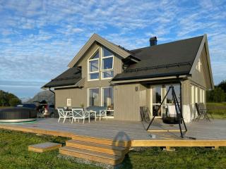 Cabin Near Svartisen With Midnight Sun - Engavågen - 0