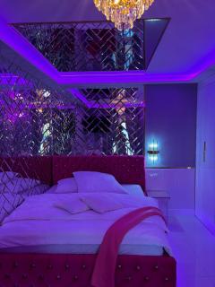 Apartament "Love Heaven" Jacuzzi SPA z dużą wanną z hydromasażem dla Dwojga - Gniezno - 2