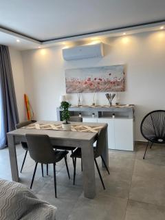 Marsascala highly finished 2 bedroom apartment sleeping 5 - Marsaskala - 0