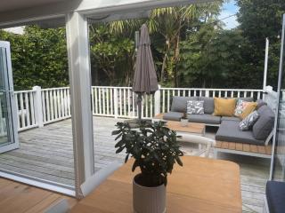 Charming Villa nestled away in the city centre - Auckland - 3