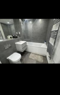 Medway Luxury Apartment - Chatham - 3
