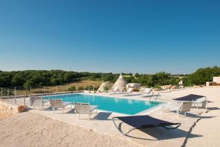 HelloApulia Trulli Flora - Luxury Trulli with Saltwater Pool and Garden, Noci - Noci - 0