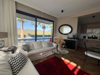 The pool house time monthly stay welcome - 8