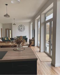 Thrumster Lodges - 3 Luxurious Self Catering Lodges on the NC500, 2 with Hot Tubs - Wick - 8