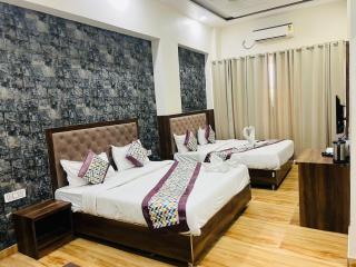 Hotel S V Grand - 4