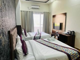 Hotel S V Grand - 3