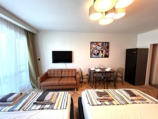Miramar Front Beach Self Catering Family Deluxe Studios - Sunny Beach - 8