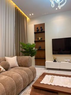 Luxury Flat W Private Terrace minutes to Airport - 5