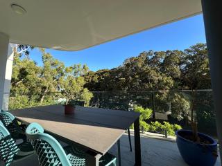 Stylish 2-BR Apartment in the Heart of South Perth - Perth - 2