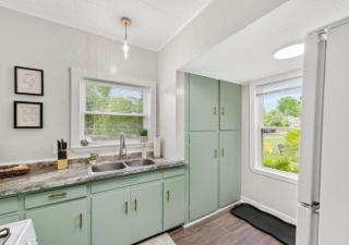 Walkable Neighborhood of Kamms Corners - Cleveland - 4