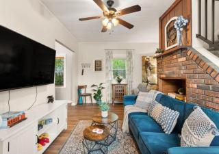 Walkable Neighborhood of Kamms Corners - Cleveland - 0