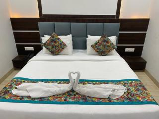 Taj Comfort Inn - Agra - 6