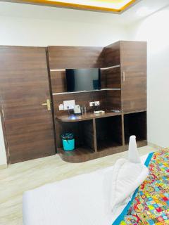 Taj Comfort Inn - 5