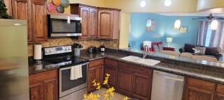 Spotless Updated Condo with Pool - Habitat unit 7 - South Padre Island - 8