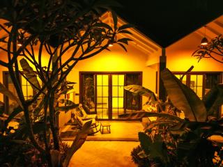 Oasis Breez - King Bedroom - - 9