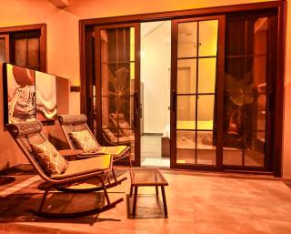 Oasis Breez - King Bedroom - - 7