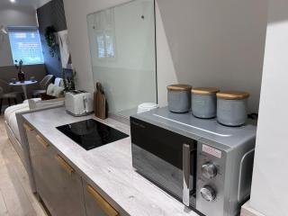 Luxury Solihull Studio Willow Apartment 5 mins to NEC, Airport, JLR, Resorts World - Acocks Green - 8