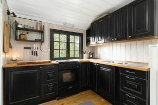Experience The Simple Life In This Nature Cabin - Lampeland - 5