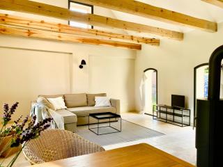 Aesthetic Meets History In The Renovated Stable - Küsten - 6