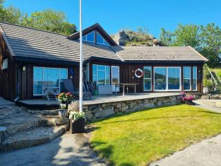 Seaside Cabin With Views Of Nordfjorden - Mandal - 0