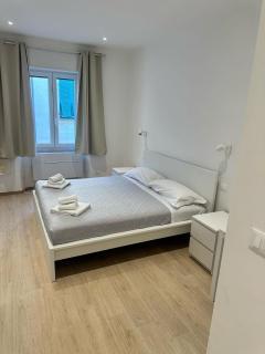 Sapri 29 Rooms - La Spezia - 2
