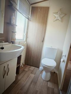 Modern caravan Robin Hood Rhyl - 3