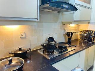 Newly furnished 3 Bed Apartment warda Hamna - Islamabad - 1