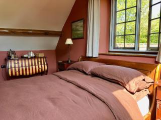 The Old Forge B&B and Glamping - Compton Abbas - 7