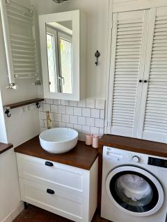 Retro cozy apartment 10 minutes to beach and 15 minutes to old city - 1