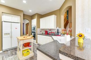 Patio, BBQ and Yard Family Retreat in Pearland - Pearland - 3