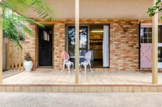 1980s Coastal Escape in Brunswick Heads - 2