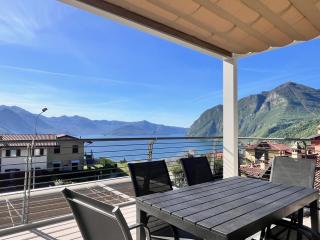 Costa blu - terrace overlooking the lake & pool - Riva di Solto - 0