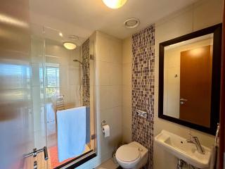 Executive 2-Bedroom Luxury Suite in Bedford Centre Mall - 2