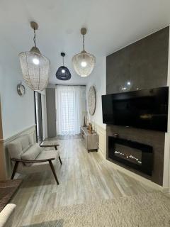 Modern 2-Bedroom Home in Central Tbilisi - Tbilisi - 6