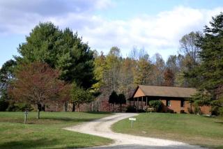 Log Cabin Rental with Hot Tub near Hocking Hills State Park in Ohio - Logan - 9