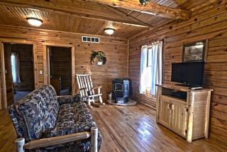 Log Cabin Rental with Hot Tub near Hocking Hills State Park in Ohio - Logan - 6