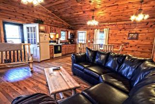 Charming Log Cabin with a Fire Pit in the Woods near Lake Logan in Ohio - Logan - 6
