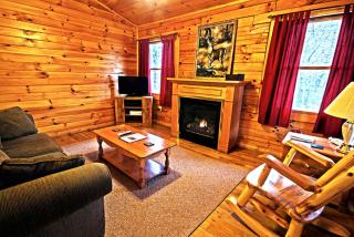 Cozy Log Cabin near Hocking Hills State Park, Ohio - Logan - 8