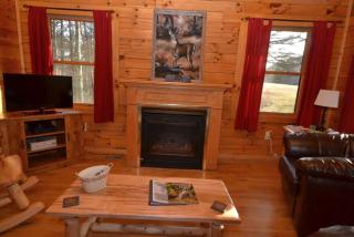 Cozy Log Cabin near Hocking Hills State Park, Ohio - Logan - 2