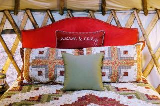 Modern Waterfront Yurt for a Romantic Getaway with a Hot Tub in the Monadnock Region, New Hampshire - Bennington - 6